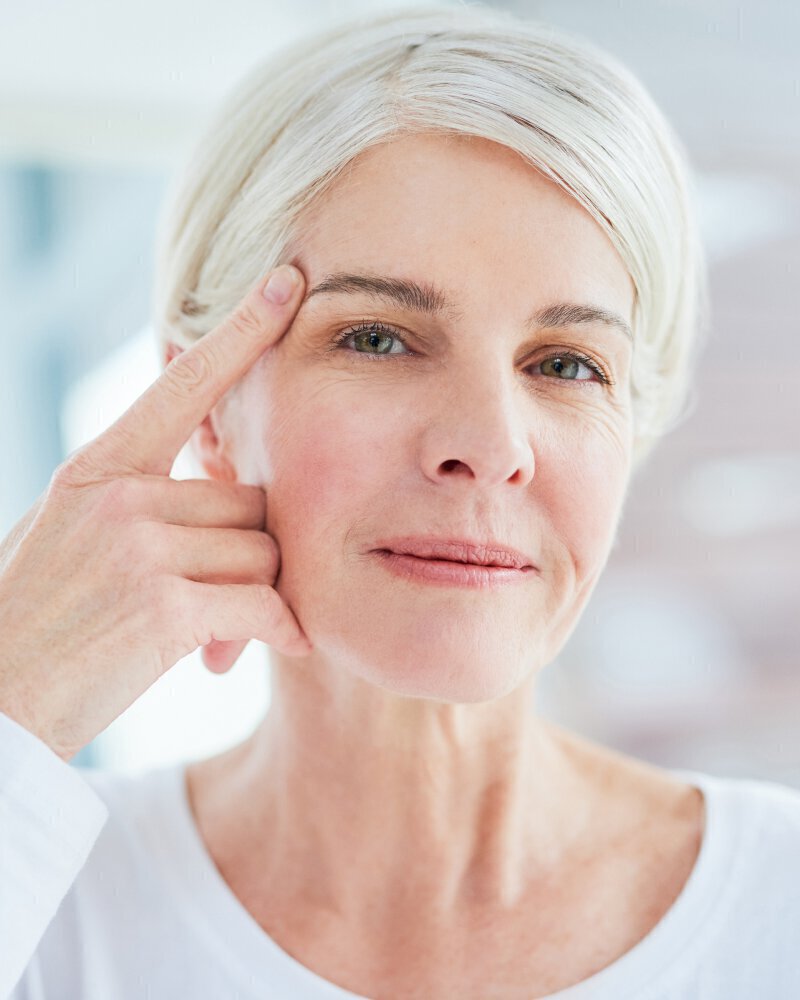 Jupiter med spa model with white hair