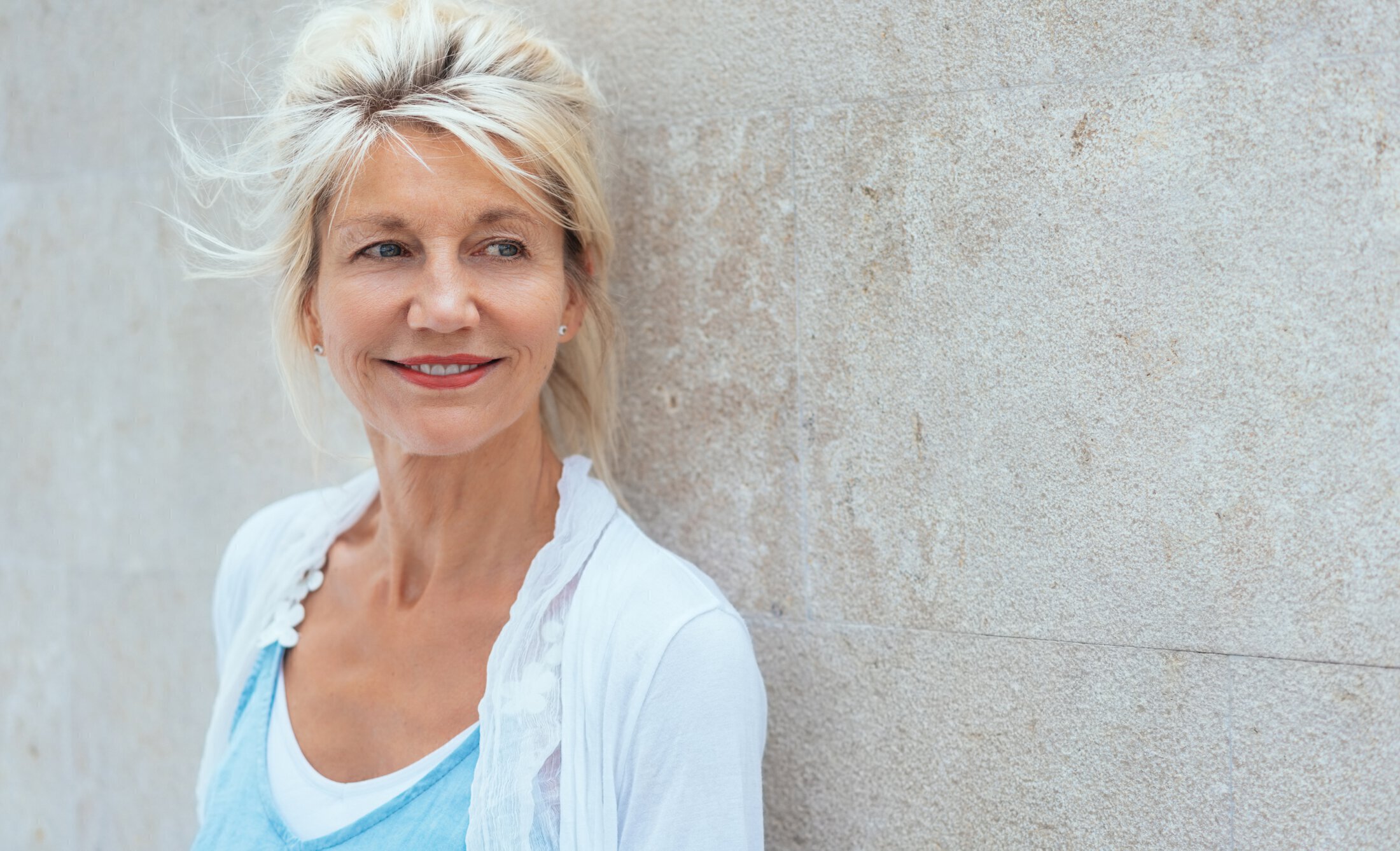 Jupiter med spa model with white hair